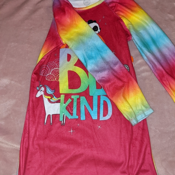 Girls night gown - Picture 3 of 3